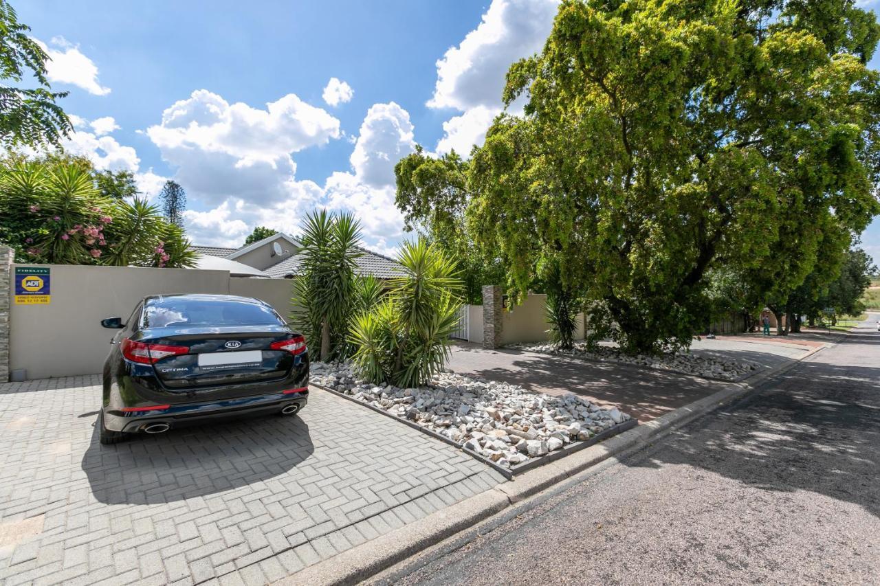 Signature Lodge Kempton Park Eksteriør bilde